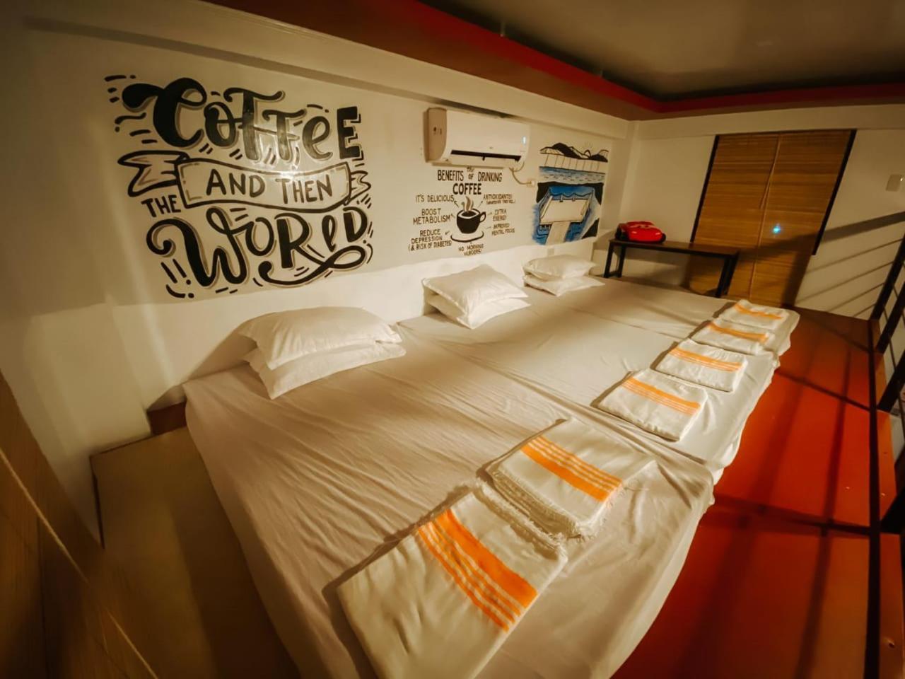 The Bistro House - Loft Unit - Vigan Apartment ภายนอก รูปภาพ